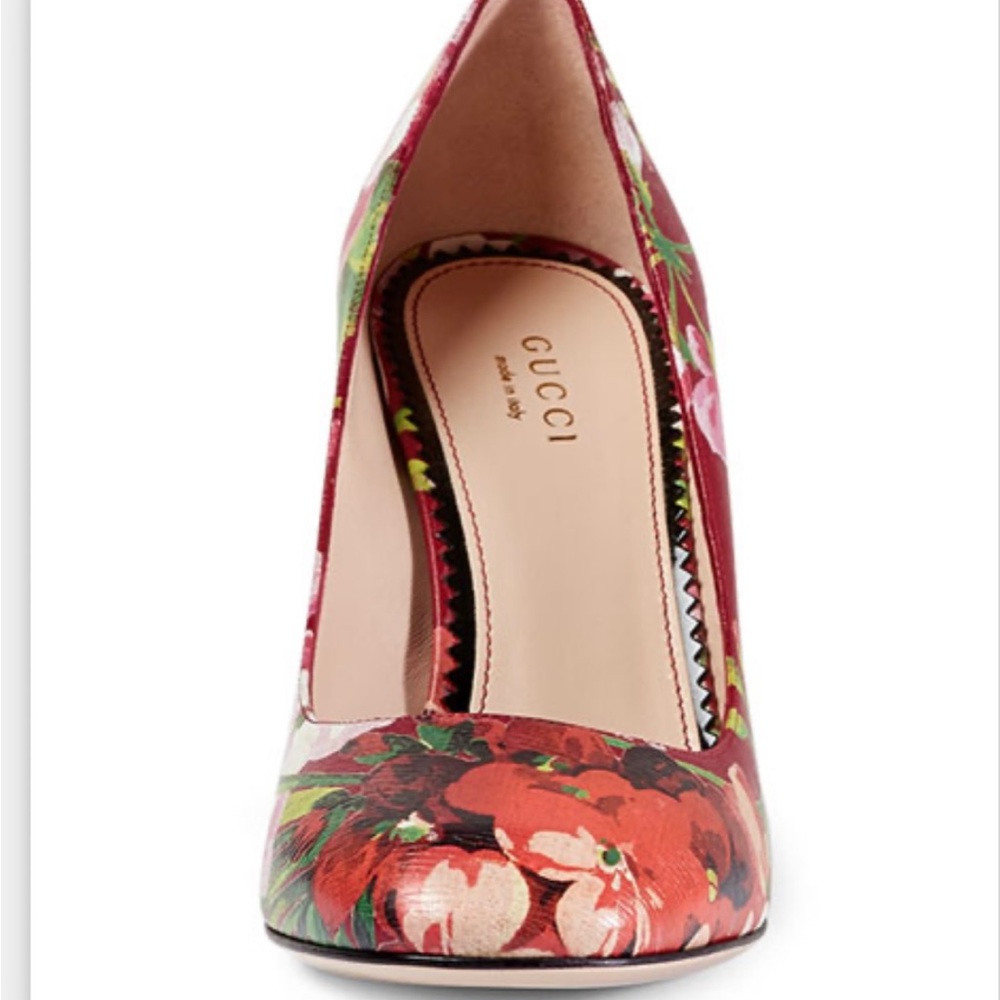 Excellent condition!!! Gucci
Marine Bloom Leather Pump size 39.5